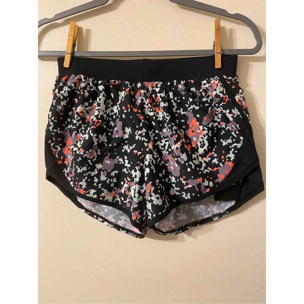 New NWT Under Armour UA Fly By 2.0 Printed Short Black Pink Womens Size XS